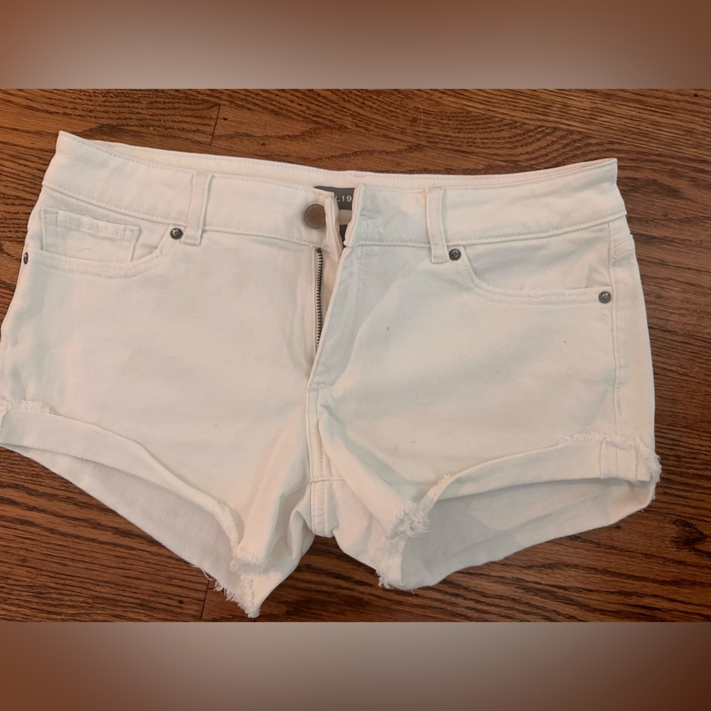 DL1961 Women's Cream Jean Shorts